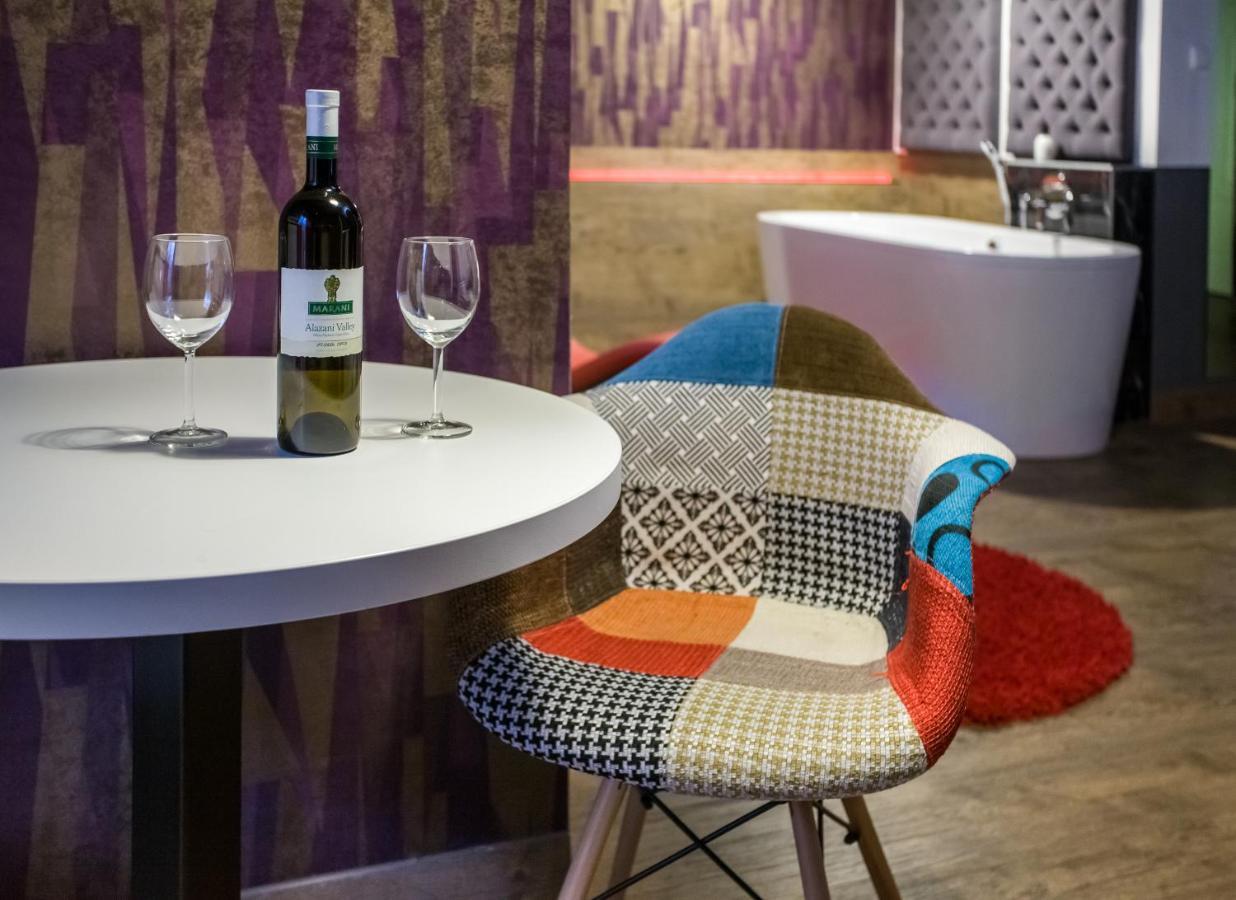 Yourplace Romantic Apartment With Private Patio Краков Экстерьер фото