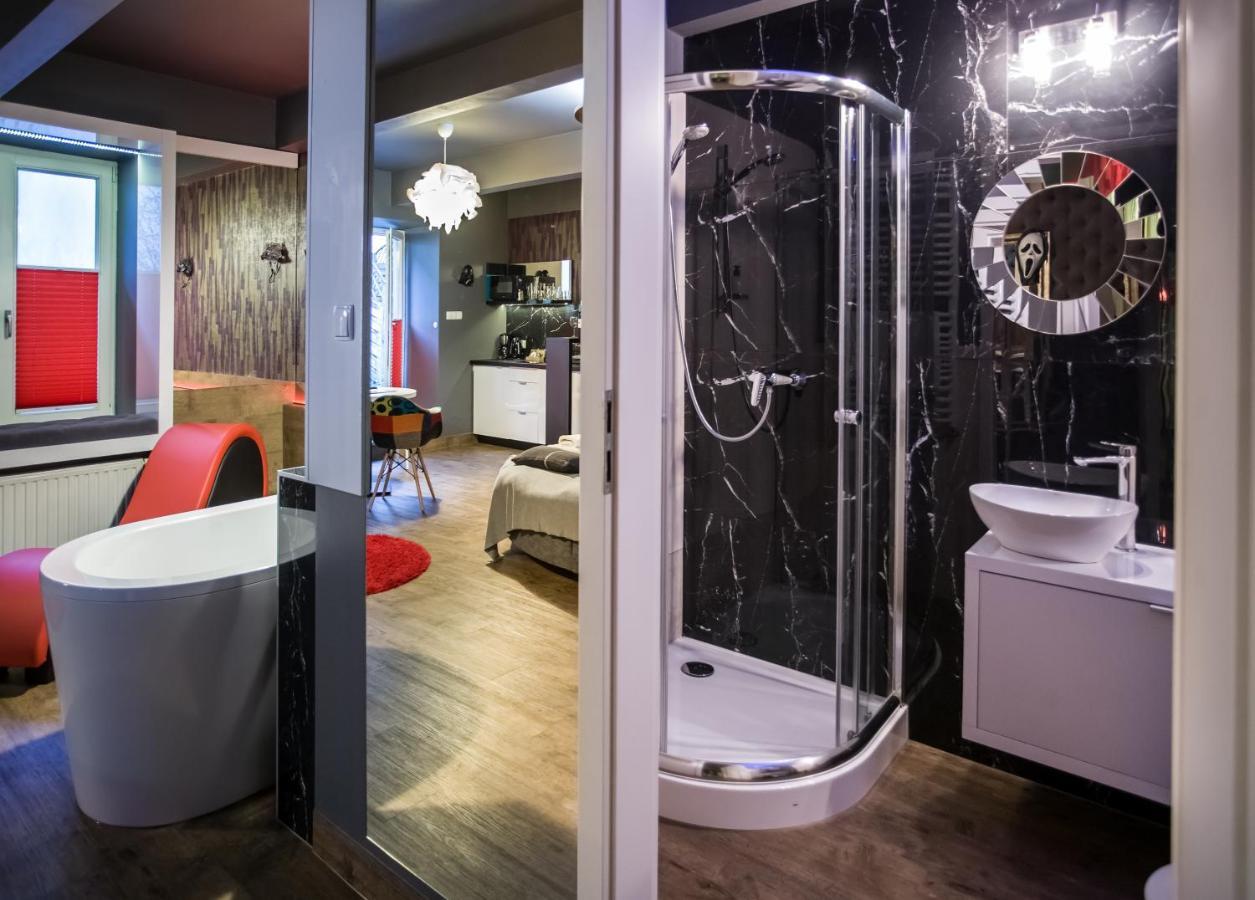 Yourplace Romantic Apartment With Private Patio Краков Экстерьер фото